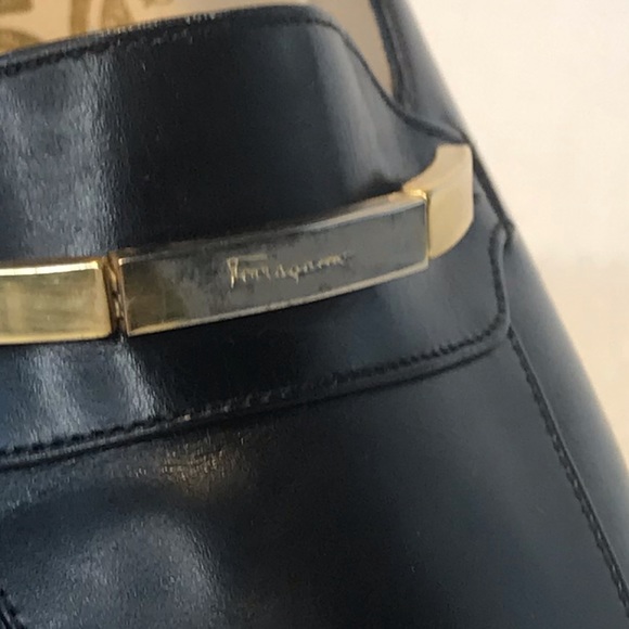 Salvatore Ferragamo leather heel pumps, shoes high end name brand - Picture 4 of 17